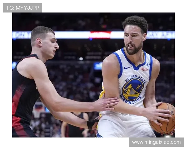 勇士大胜热火球员表现分化明显